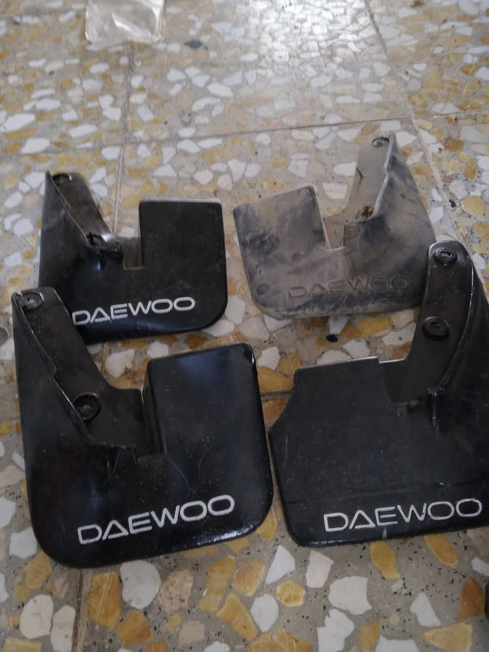 السلام عليكم عارض برنس للبيع عنوان بغداد هذه رقمي ***********
