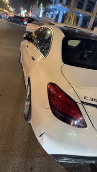 مارسدس  c300  السيارة كلين وارد كندي السياره فول موصفات ماشيه 70 كيلو ...