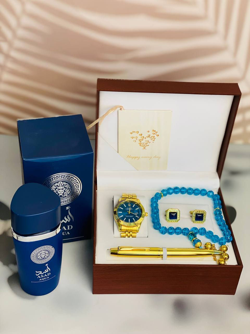 لأنها تستحق الدلال في يوم الحب.. ❤️✨
وقتك هو أثمن هداياي.. وحبك هو عطري المفضل. ❤️⌚️"
• "الأحمر يليق بك، والحب خُلق لأجلك. 🌹✨"
• "كل ثانية معك هي عيد حب جديد. ⏳❤️

أهديتك ساعة لتعلم أن كل ثانية أقضيها معك هي عمر كامل، وأهديتك عطراً ليبقى أثرك في المكان حتى في غيابك. أنت أجمل أقداري. ❤️⌚️✨

بتغليف راقي وبطاقة إهداء. 🎁❤️

السعر 29 الف


**إذا كنت صاحب هذا الإعلان وتريد حذفه لأي سبب، رجاءا أرسل رسالة إلى الدعم الفني**