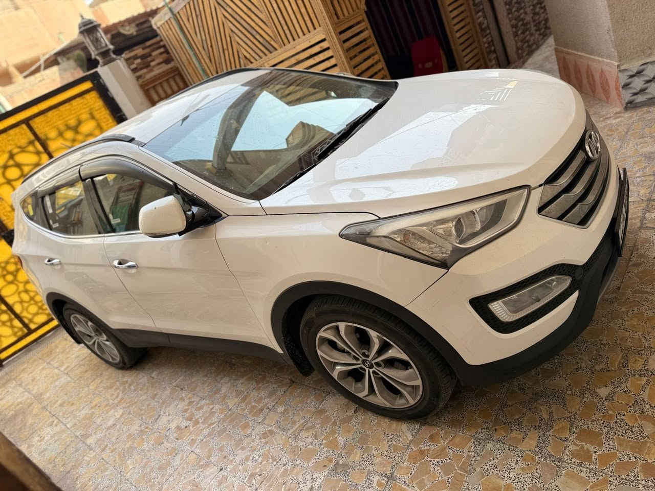 سلام عليكم سنتافي 16 خليجي فول بيها رصعتين بارد والباقي كفاله عامه رقم اربيل 6 سلندر سياره جاهزه من كل شي 
***********
