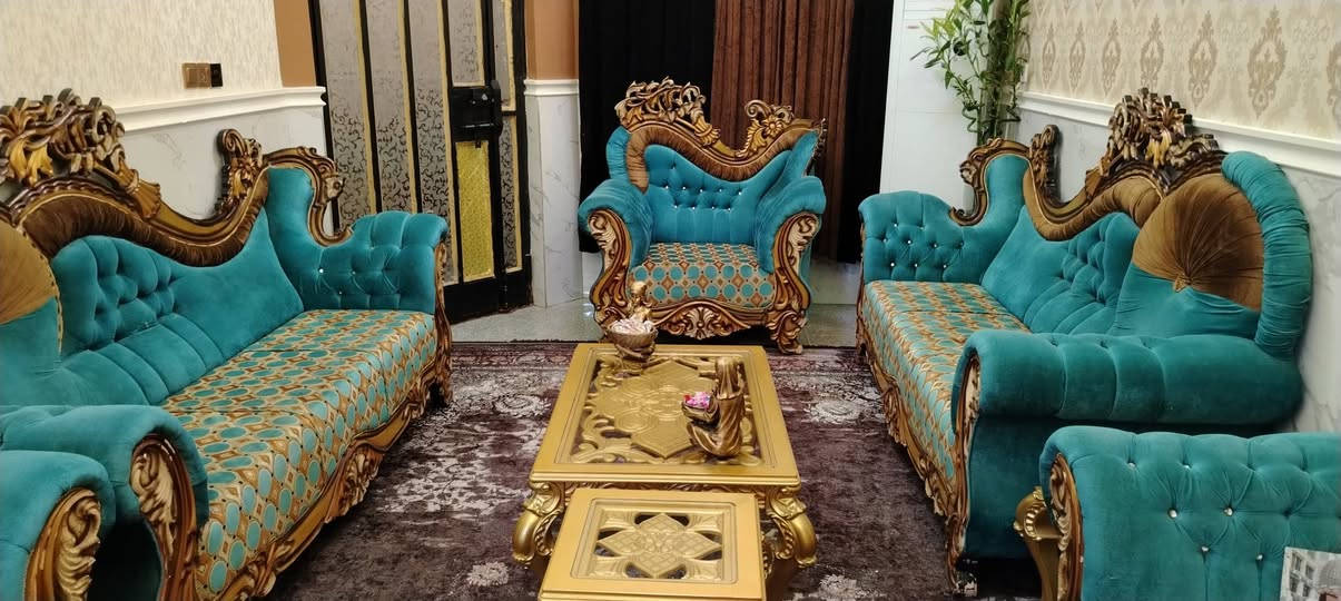 قنفاة ملكي مستعمل مع طبلات للبيع مكاني حي المهندسين السعر 500.000 الف وتساب ***********
