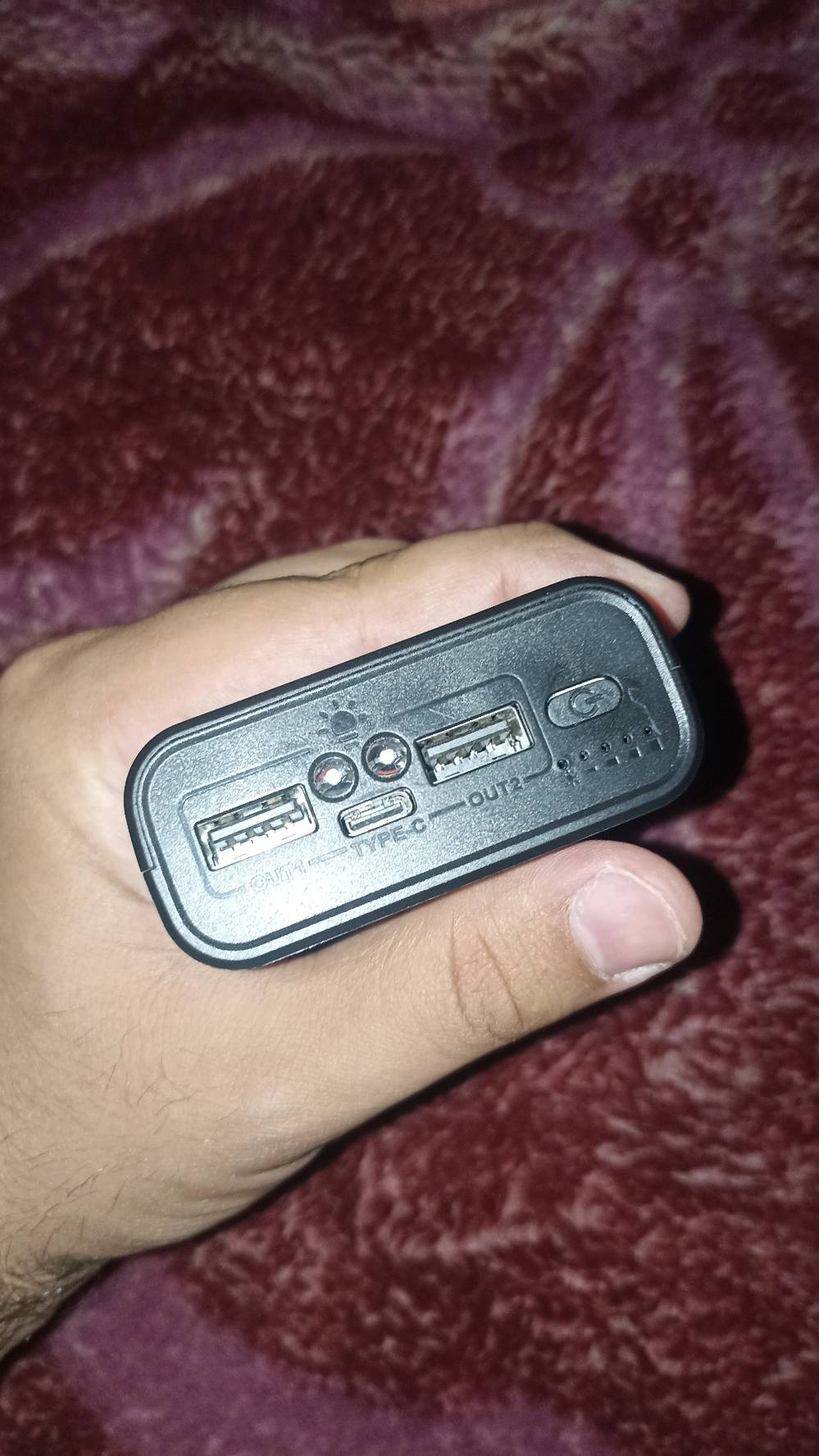 باور بنك يشحن ع طاقه الشمسيه 🌞
اويشحن ع منفذ تايب سي 🔌
بي 2منافذ للكيبل الشحن 📱
اوبي لايت 🔦
يشحنلك الموبايل فوك 6مرات يفول 100📱
للبيع مكاني بغداد
