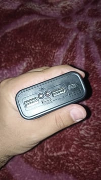 باور بنك يشحن ع طاقه الشمسيه 🌞 اويشحن ع منفذ تايب سي 🔌 بي 2منافذ للكيب...