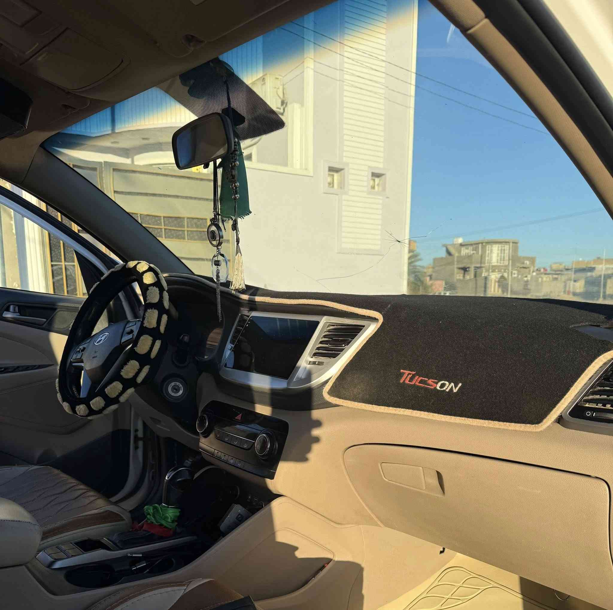 السلام عليكم
توسان ٢٠١٦ شكل ال ٢٠١٨ خليجي مكفولة من كلشي ما عدا بارد زغير بركن البنيد باسمي رقمها نجف 
مكاني النجف - الحيدرية 
‏‭٠٧٨١ ٢٩٧ ٢٥١١
