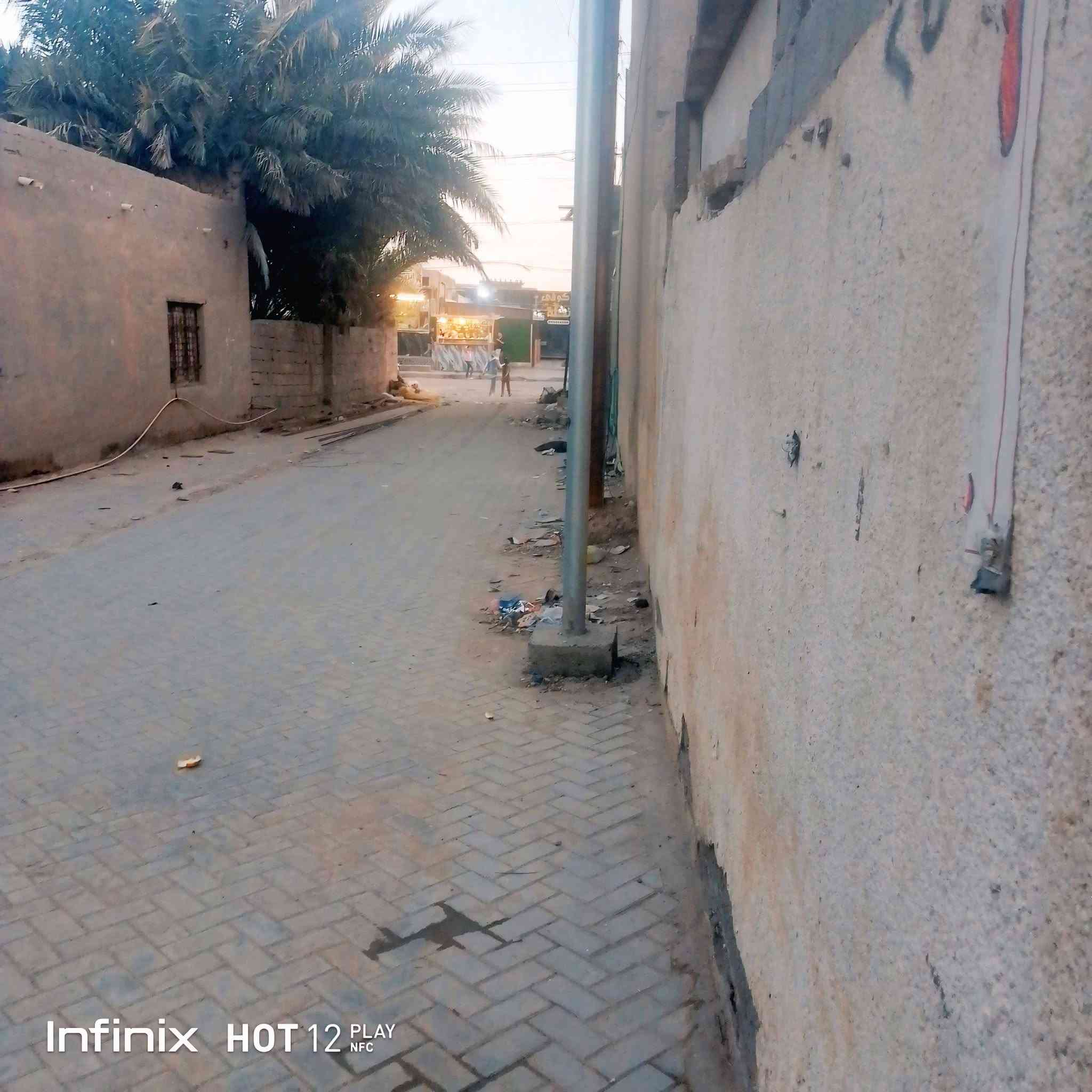 السلام عليكم بيت للبيع في سبع قصور شارع ابو علي مقابل كوفي نخله ،قرب أسواق سامي ،بيت طابقين ، متكون من 4 غرف نوم واستقبال ومطبخ وحولي ، مساحته128
الواجهه8 ،نزال16
سعره 55 وبي مجال 
للاستفسار ***********
السلام عليكم بيت للبيع في سبع قصور شارع ابو علي مقابل كوفي نخله ،قرب أسواق سامي ،بيت طابقين ، متكون من 4 غرف نوم واستقبال ومطبخ وحولي ، مساحته128
