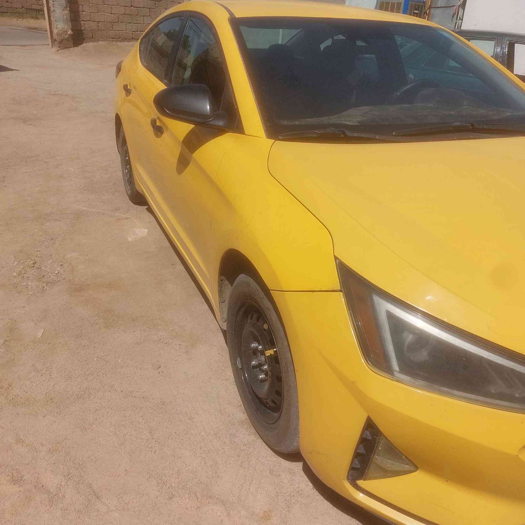 السلام عليكم النترا ٢٠ بدون تبديل تبريد انجماد محرك كير مكفولات علا وضع الشركه حادث خشم البنيد وشويه فقط وعندي سونار بيه مصفر غرامات وهيء السياره احله من الصوره فول عده الفتحه حاكيه لادار خلفي وامامي كله شغاله وبعد بيه مواصفات هواوي السعر ١٢٨ وبيه مجال حك الجيه مامتواجد على فيسبوك هاذ رقمي وادلل ***********
