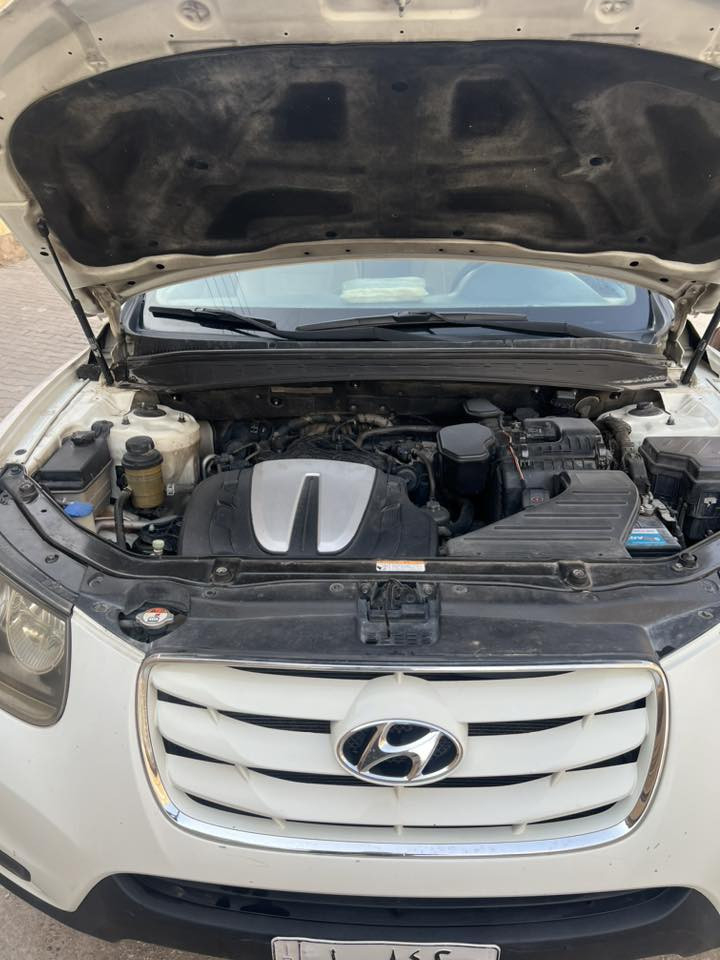 سنتافيا موديل 2011رقم بابل بأسمي تحويل مباشر سنوية ممنتهية مكفولة من الضربة والتبديل والصبغ مكينة كير حدادايه جاهزات  تخم تاير جديد 
تبريد تدفئة شغال 
مواصفاتها فتحة تحكم استيرن اشاير بالمري مري شفط 7راكب ثلاجة 3قطع تبريد ماشية 270
مكاني نجف حي المكرمة السعر150وبيه مجال مجال رقمي
***********
