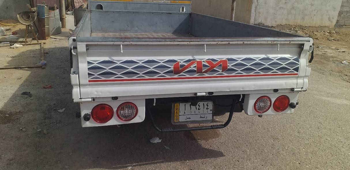 السلام عليكم للبيع كيه موديل ٢٠١٧ رقم واسط سنويه مجددة تخم تاير مكفوله من ظربه وصبغ وتبديل مكينه لا صرف ولا بخار سيارة جاهزة للعمل مكان بغداد السعر ١١٨ورقه وبيهه مجال ***********
