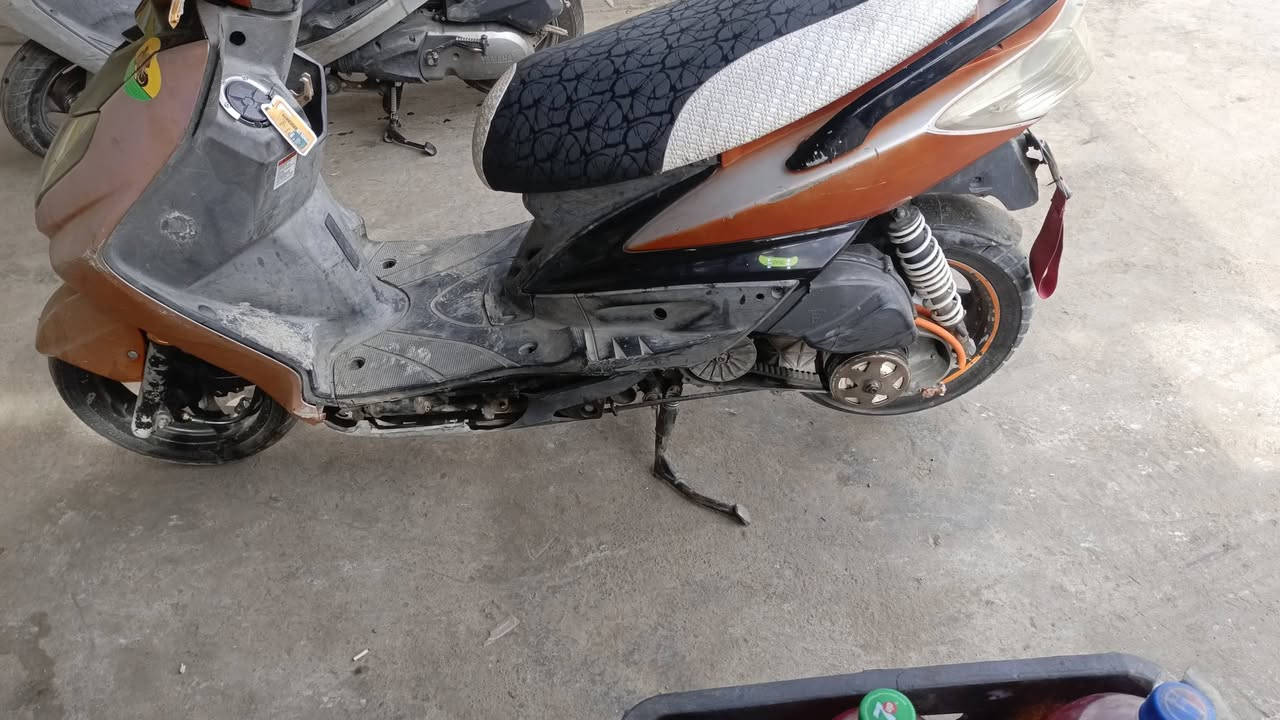 السلام عليكم شباب دراجه سكنس فحل نازل دراجه حلوه ونظيفه بيها زوج كلتشات بيها صدر رياضي دراجه خير من الله تعالوا شوفه عينك هذا رقمي اي واحد يحب يتصل علي+***********
