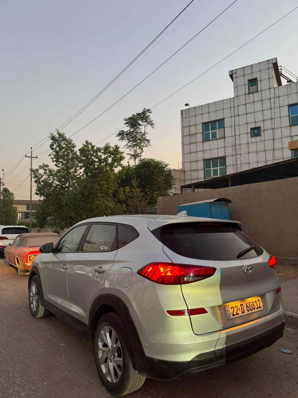 Tucson 2019 
سەیارەکە بەس بۆنیدی سبوغە لەگەر قەپاغی سندوقی بێ ئێرباگ بێ ناو گرتن ماصفاتی فوللە برێک بەسمە و ئۆتۆ هۆلد و ئۆتۆ پارک و رادار و خەتی جادە و تحدی سرحە و مۆدی ئیکۆ و نۆرمال و سپۆرت سەیارەکە گێر و مەکینە و کارەبایاتی بە شەرتە دەبڵ گێرە سەنەوی و هەزە و ژینگە و رێگاو بەنی بە شەرتە تحویل و غەرامەش بە شەرتە
سحری ١٤٣ وەرەقە و مەجالێ کەم 
***********
*********** أربيل, العراق
