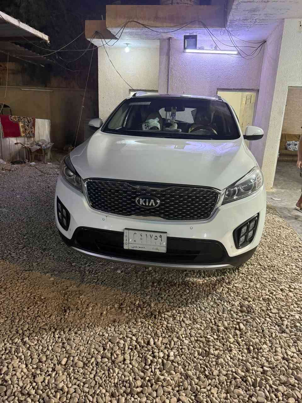 سورنتو خليجي 2017
فول مواصفات 
طخة صغيرة بلباب واضحه بلصور
السيارة موجوده برمادي 
اي استفسار اكثر
***********
