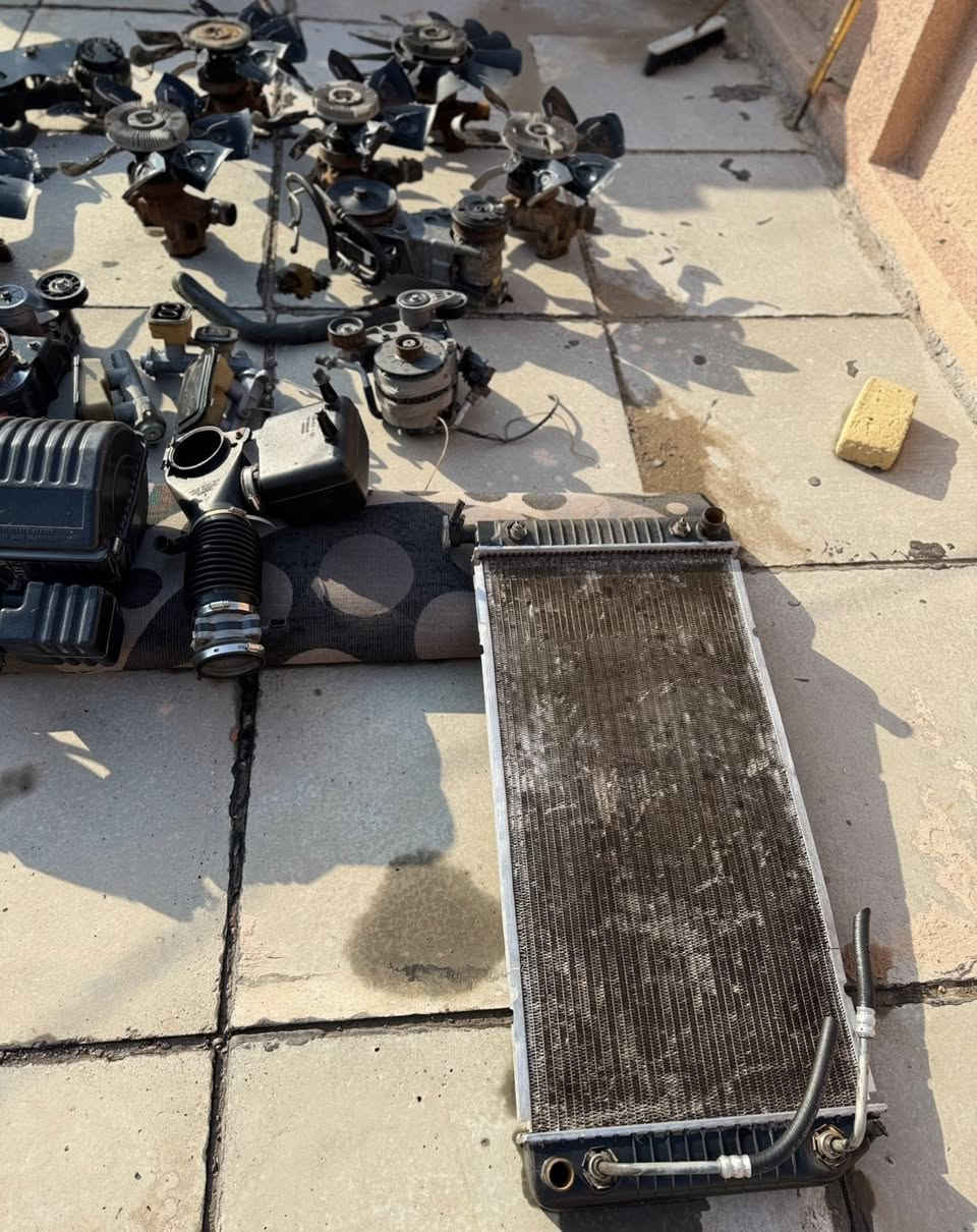 اخوان السلام عليكم عندي محركات مال جمسي هنه وكيورتهن كاملات وعندي غراض جمسي مثل ما موضح بلصور كاملات حته الضفاير والعقول وياهن 
***********
