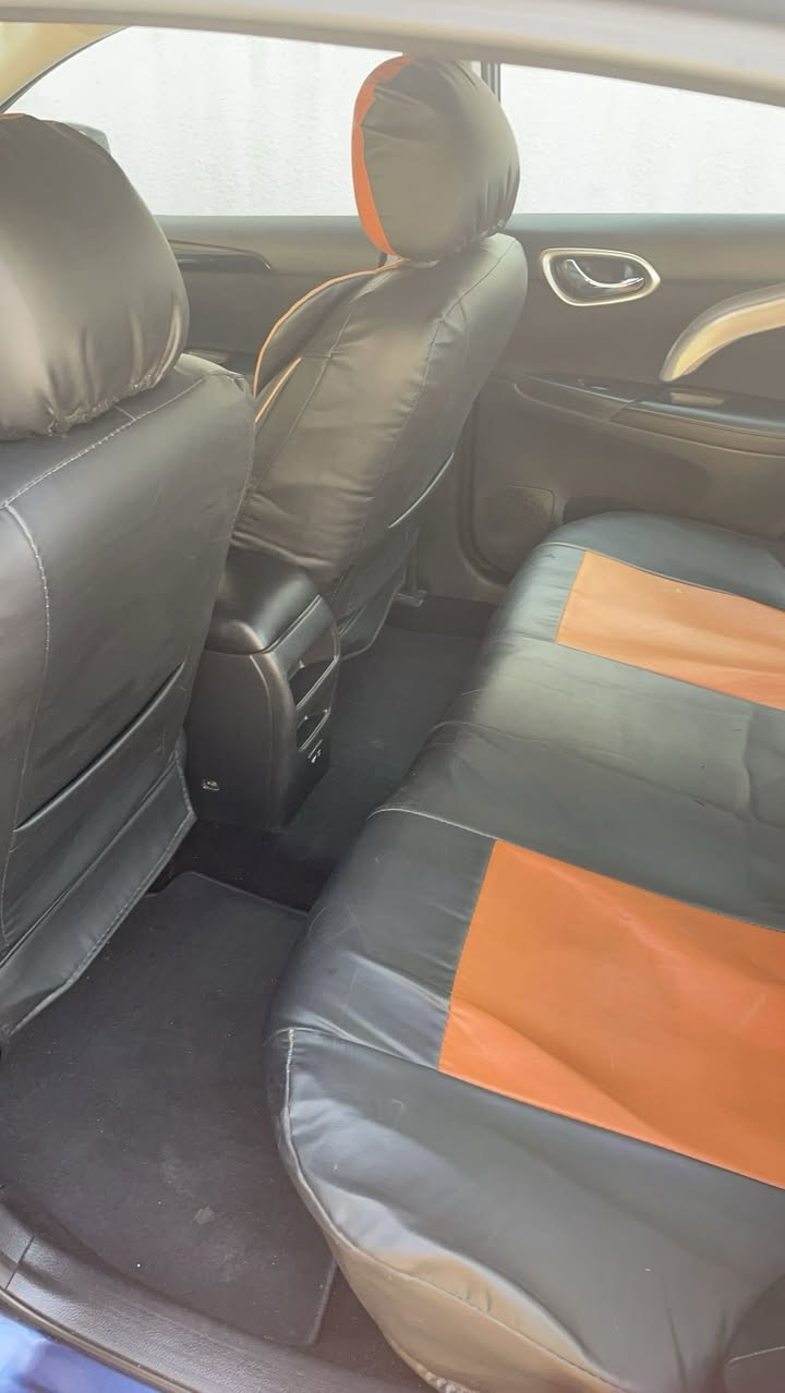 النوع :نيسان سنترا
الموديل:2019
فئة:SV
اللون :ازرق نيلي 💙
محرك :1800
بصمة
شاشة
رادار 
تحكم ستيرن
تبريد ثلج
كامره خلفيه
 
السياره خير من الله وبحالة جيدة جداً 
السياره حادثها مثل ما موضح بالسونار كدامك بس الباب الي خلف السائق مبدل بالعراق فقط 
عنواني بغداد الامين اي استفسار على السعر او السياره اتصل وبيك خير وتدلل ***********
