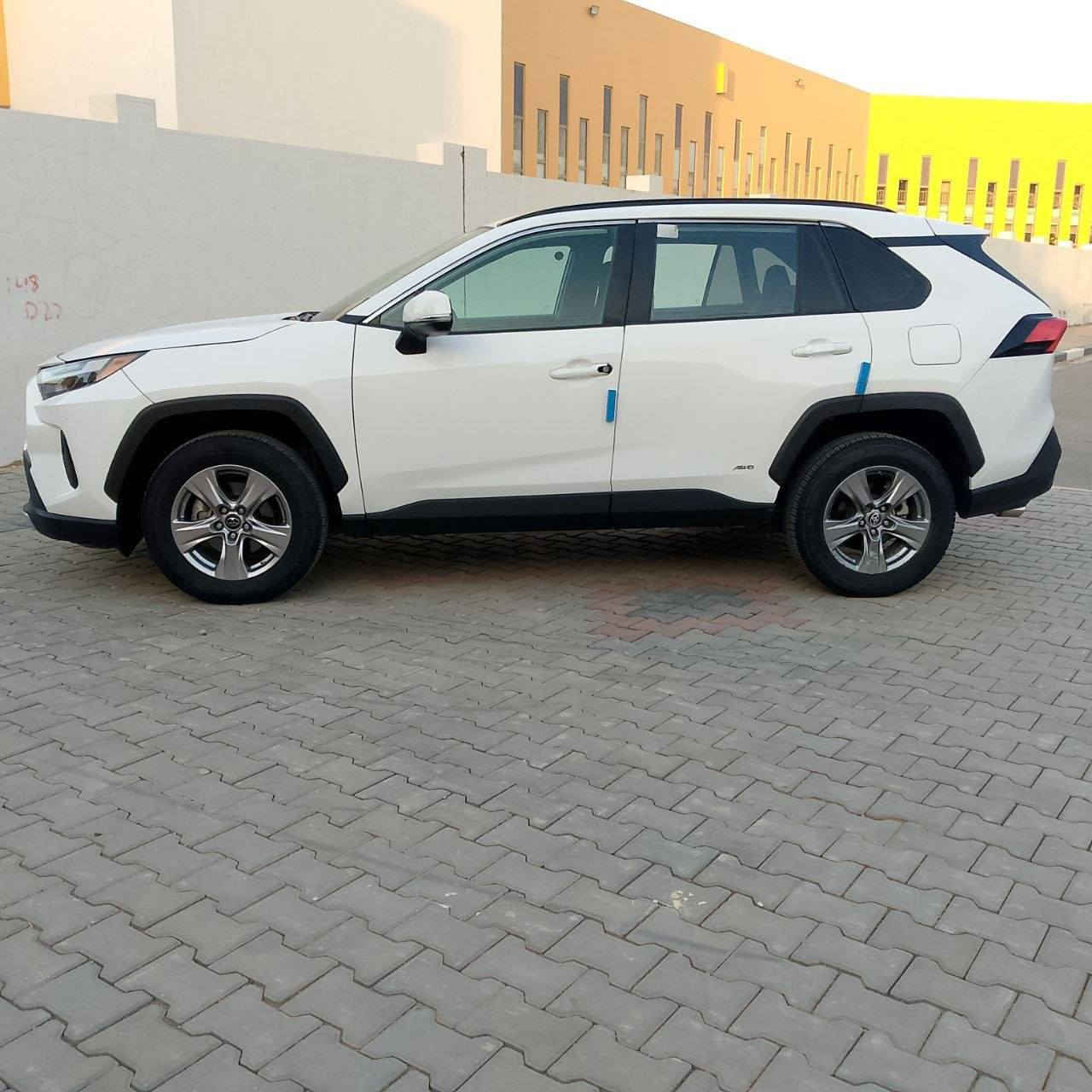 السلام عليكم موديل 2023 راف فور LE وارد امريكا ياباني اصل هايبرد بانزين كهربائية
 ما محوره بلاديه ايسر
اربع نضامات سرع 
وكلشي موضح بل صور
سياره جاهز من كل شيء 
صور الحادث والسونار مرفوقات بالمنشور
رقم كربلاء 
 عنوان السياره كربلاء                                                                            ***********                                                              سعر 180
