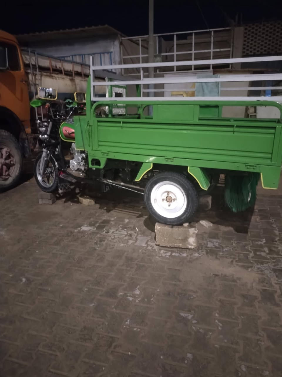 السلام عليكم ستوته جمره مديل (20)لون حلو كلش بلادي 
سعرهه(2)مليون وبيهه مجال قليل كلش 

(***********)اتصل وبل خدمه
