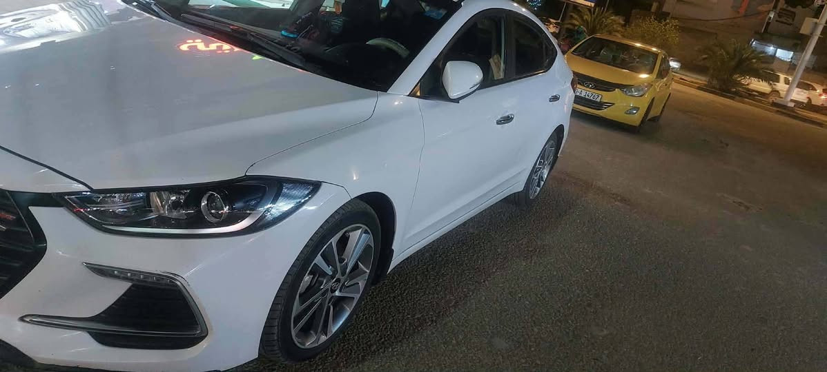 السلام عليكم
النترة ١٨ خليجي فول سوبر رقم بغداد باسمي تحويل مباشر 
فتحة مري شفط هيتر مراية شاشة كامرة رادار أمامي خلفي تحكم جهتين ٣ أنظمة قيادة ماشي ٨٠ حقيقي سيارة استخدام شخصي تخم تايرات باتري جديد فيت بم جديد دهن جديد ياباني كير محرك بلاد بشرط تبريد بلادي كلة شغال عالبلاد 
متواجد خاص سعر ١٦٥ بيه مجال مكان سيارة ديالى بعقوبة 
***********
