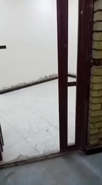 عندي بيت ٧٥ متر طابق واحد يحتوي على غرفه نوم واستقبال وصاله ومطبخ وملح...