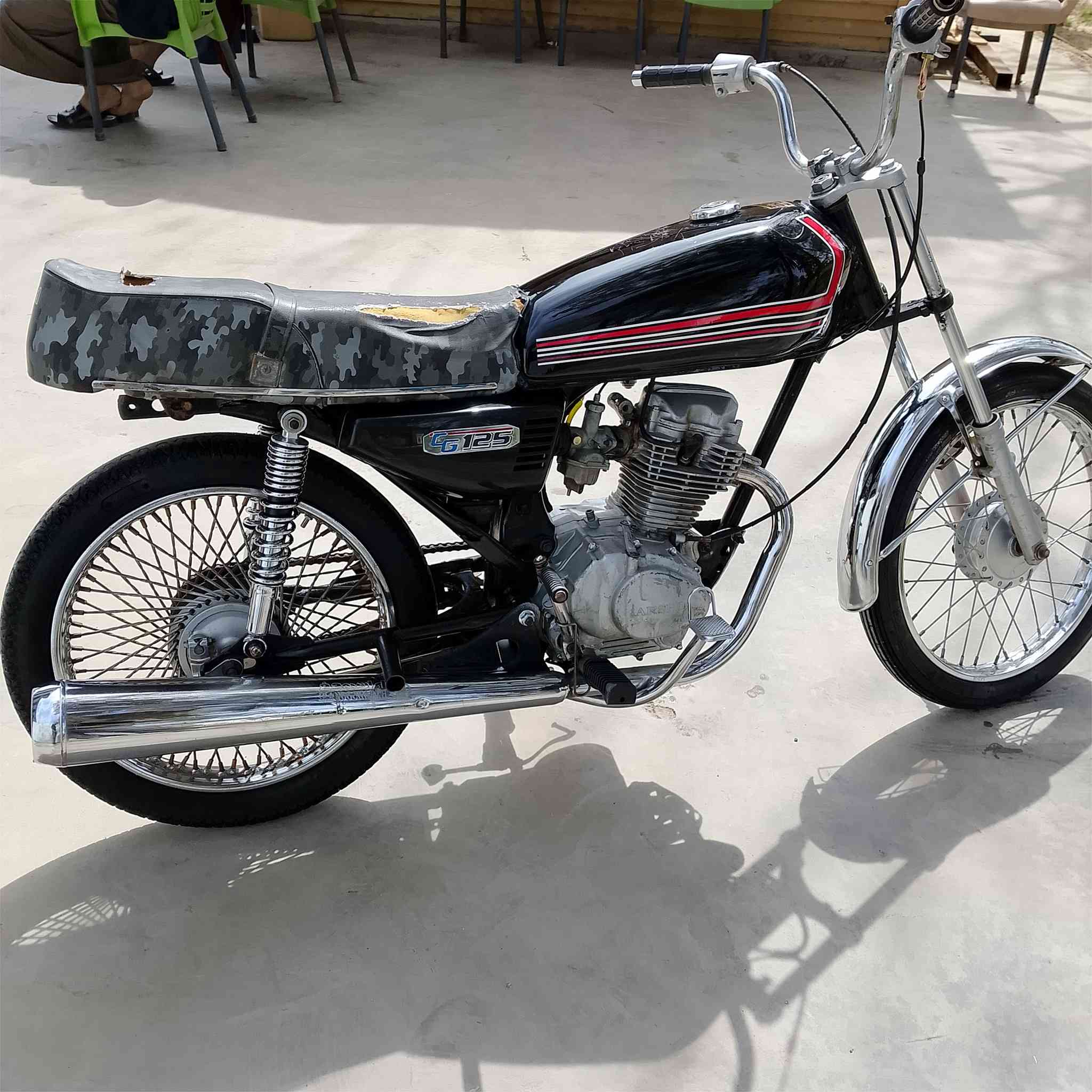 سلام عليكم دراجه للبيع ارشة موديل 19السعر 225بيهة مجال الاتصال على الرقم ***********
