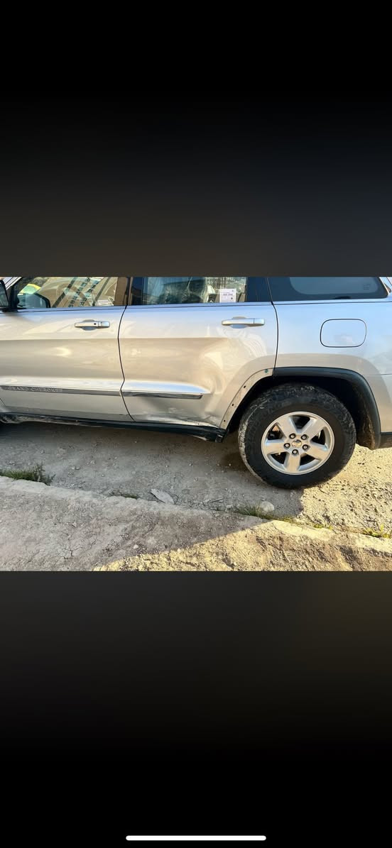 السلام وعليكم للبيع فقط
جيب لاريدو 2011 رقم اربيل القديم تحويل ثاني يوم مواصفات عاديه حادث امريكا جاملغ خلفي عكس السايق وصبغ الباب الوره السايق فقط وبيها طخه ممصلحه موجوده بالمنشور كير جديد محرك بدون بخار صدر امامي خلفي جديد تايرات نص عمر السيارة خير من الله تبريد تدفئه كهربائيات كلها شغاله مكان السيارة بغداد حي الفرات للاستفسار *********** السعر 153وبيها مجال للشراي
