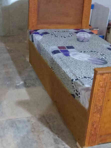 السلام عليكم ورحمة الله وبركاته
للبيع جربايه خشب تفصال خشب تارس. دبل جراره دوشمه+تغليف من  جوانب. ارضيه بلوك 18 ملم 
الشراي يراسلني على الخاص او يتصل 

***********.                      متوفر وات ساب
