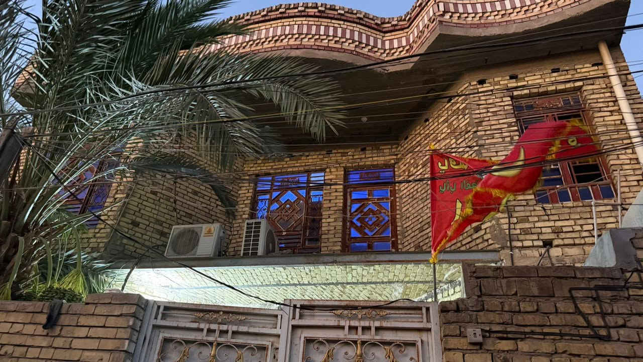 سلام عليكم بيت بالماجدية عل الشط مقابل مستشفى الحكيم تقريبا طابقين  مساحته ١٦٠ م للاستفسار الاتصال ***********
