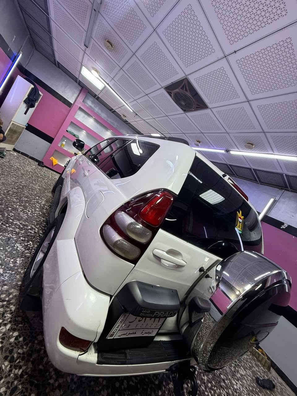 برادو
٢٠٠٣ 
محرك بلادي
رقم بصرة مميز  
حدادية جديدة
تبريد. شغال
شاشة مال لكزس 
كيجات شغالات عدا البانزين عاطل
تايرات جدد
بيهه خربطة بالمكينه سبب نوزلات وبلكات
والكزوز يرادله تبديل 
سيارة بيها خياس جوه الباب الوره حادث غير مكفولة   وماعرف شنو 
الحادث مالها شراي تجي تفحص وبخدمتك 
هاي تفاصيل واضحة 
سعر ٩٠ 
مكاني بصرة 
رقم الهاتف 
***********
