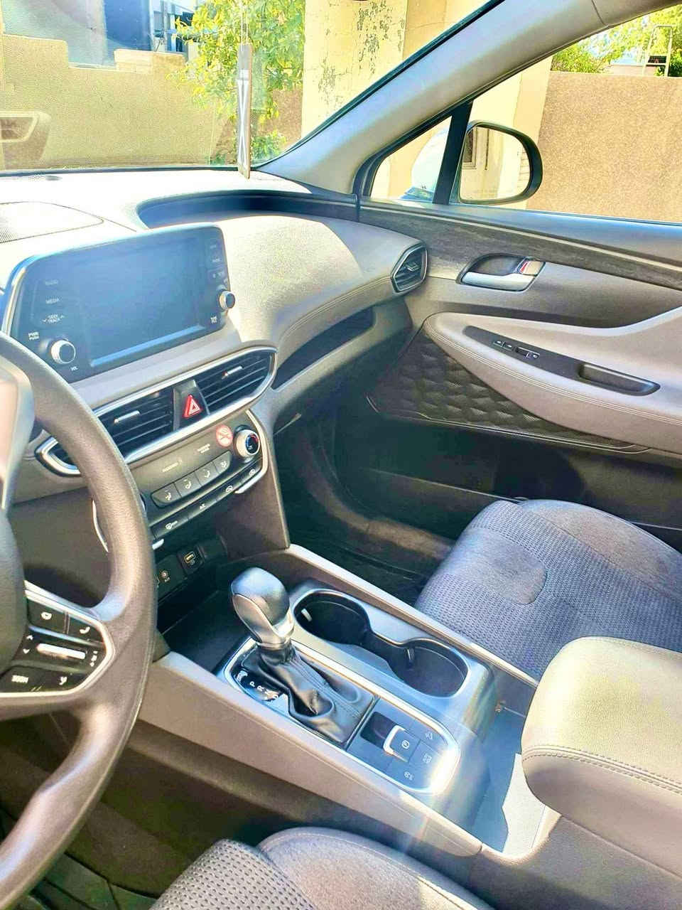 السلام عليكم
للبيع سنتافي 2019 وارد امريكي 

رقم بغداد الجديد وسنوية جديدة
السعر 172 ورقة      
***********

الحادث :
————-
حادث خلفي بدون ايرباك باب الجنطة فقط
حاليا بيها جاملغ خلفي بي طخة ويحتاجلة تعديل بارد فقط بدون شخوط ولا تكحيل
تقربر سونار موجود
ماشية 66 الف مايل

المواصفات :
——————
محرك 2.4 GDI مكفول من الفتح والتنقيص
5 راكب
رادار امامي وجانبي وخلفي
حساسات خلفية
نظام HTRAC AWD 
نظام AUTO HOLD
نظام الاطفاء الذاتي 
نظام تحديد المسار
نظام النقطة العمياء
نظام التتبع وقفل السرعة ( قيادة آلية )
نظام السيطرة بالمنحدرات
نظام مانع الانزلاق
لايت زنون
سايد بريك بصمة
كير 8 نمر
