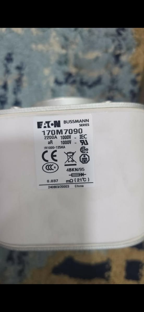 � للبيع فيوز صناعي أصلي عدد 2 Eaton Bussmann

⚡ Model: 170M7090
⚡ Type: High Speed Semiconductor Fuse (aR)
⚡ Current: 2200A
⚡ Voltage: 1000V AC
⚡ Brand: Eaton Bussmann Series
⚡ Condition: جديد بالكرتون

✅ مناسب لحماية:

* UPS Systems
* VFD Drives
* Inverters
* Rectifiers
* Industrial Power Systems
* المعدات والمكائن الصناعية

سعر القطعتين200,000 دينار عراقي 
للاستفسار اتصل ***********
