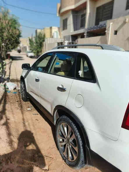 كيا سورنتو2015
مكفوله.  بصمه ومحرك ٦ سندر  ماشيه ١٨٠
سعر ١٩٥ وبيه مجال
***********
