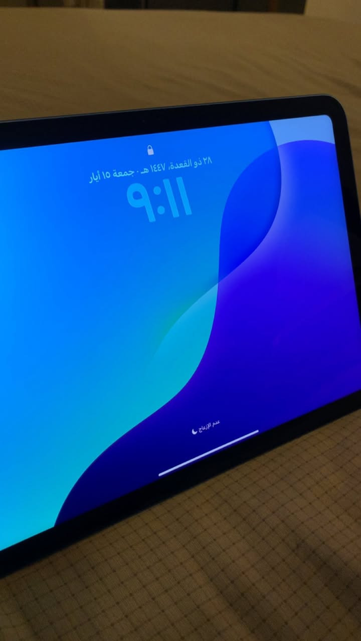 للبيع آيباد الجيل العاشر (iPad 10th Gen) - نظافة 100%
• الموديل: iPad (الجيل العاشر) أحدث تصميم.
• اللون: أزرق ملكي.
• الذاكرة: 64 جيجابايت.
• الأداء في ببجي والألعاب : يشغل 60 فريم وسلس جداً 
• الحالة: نظيف جداً جداً، مستخدم 4 أشهر فقط، غير مفتوح وغير مصلح.
• الضمان: الجهاز لا يزال تحت الضمان الرسمي لشركة أبل لغاية شهر 7 من سنة 2026.
• ملاحظة: البيع للجهاز فقط (بدون كارتون وشاحن)، والبيع مع ضمان الفحص والتجربة.
• السعر: 460,000 دينار (وقابل للتفاوض البسيط للشراي المباشر)
المكان : بغداد اعظمية .


**إذا كنت صاحب هذا الإعلان وتريد حذفه لأي سبب، رجاءا أرسل رسالة إلى الدعم الفني**
