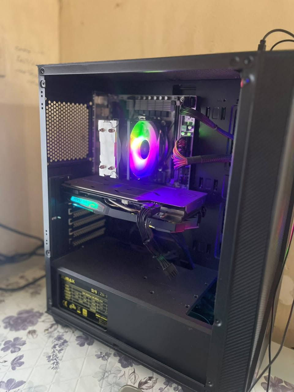 Gtx 1660s 6GB
Intel(R)Xeon E5 -2680v3
RAM ddr3 (16)
M.2 (500) 
3 فانات اماميه RGB
بور سبلاي zumax 1850w

يوبي اس Lazer _1500A
موس وكيبورد rgb
وموس باد 
وسماعات محيطيه rgb
واير لنن وقطعة يو اس بي نت 

الرقم : *********** آسيا 
الموقع بغداد . بغداد جديده .
السعر 650 🔥🔥🔥وقابل التفاوض
