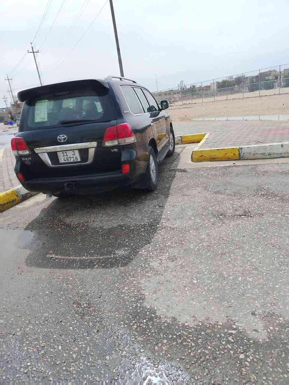 لاند كروز ١١ ستينيه مكفول ماعدا بارد جاملغ خلفي رقم بغداد وباسمي شخصيا محرك طك صندوق كير صدر كله بلاد فول الفول والستين معروف
*********** سعر ٢٨٥ وبيها اشويه مجال واذا اكو مراوس توسان
