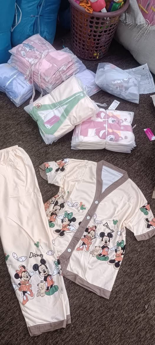 ✨ تراك نسائي جديد ✨
🔹 فري سايز يناسب وزن ٨٠–٨٥ كجم
🔹 سعر الدرزن: ٤٦,٠٠٠ د.ع
🚚 التوصيل:
بغداد: ٥,٠٠٠ د.ع
المحافظات: ٦,٠٠٠ د.ع
📩 للحجز والاستفسار راسلونا الآن!


**إذا كنت صاحب هذا الإعلان وتريد حذفه لأي سبب، رجاءا أرسل رسالة إلى الدعم الفني**