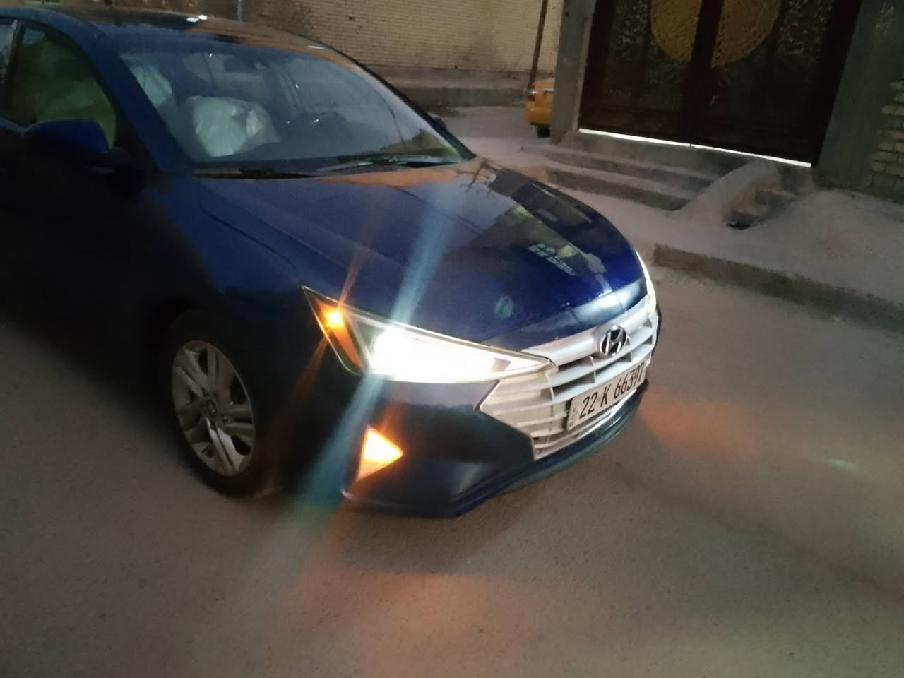 السلام عليكم النترا للبيع 2020 لون ازرق حادثهة قبق جنطة بدون دواخل يعني حوضهة جديد او بيهة طخة بارد بل حافة مال البنيد ولداير الورة فقط السيارة ماشية 90 رقم اربيل انكليزي باسمي مكينة 2000دوش المرغوب رادار توقف ذاتي نقطة عمياء مودات قيادة تحكمات ستيرن تحديد مسار شاشة جبيرة كامرة مانع انزلاق مثبت سرعة السعر 135 العنوان بغداد رقم الهاتف ***********
