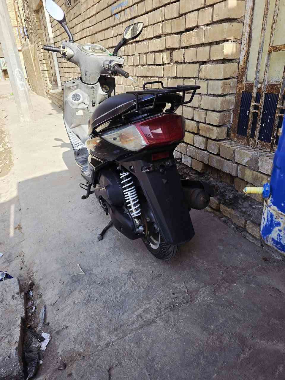 السلام عليكم  سكنس فحل نوزل
خطين. بانزين  دراجه. رمبه  صار.شهر  من نزلنها 
مكينه كفرات كفاله عامه  كل نقص مابيها  كلشي شغال بيها  السعر  ٨٠٠ وبيها مجال بسيط 
***********
