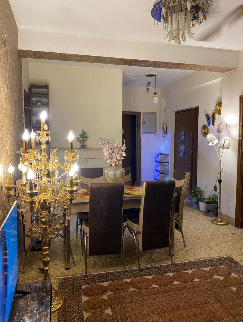 شقه 115 متر مجمع شقق السلام السكني شارع كراج بغداد مطفيه غير مطلوبه السعر 85 بيها مجال بسيط - تتوفر عروض اخرى 
***********
