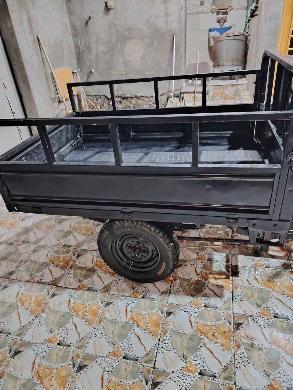 السلام عليكم ستوته دوات للبيع او مراوس ستوته جاهزه من كلشي سلف هندر كهربائيات كلها شغاله شاصي كفاله لبدي سعره 750 وبيها مجال حك لجيه مكان بصره كرمه علي رقم ***********
