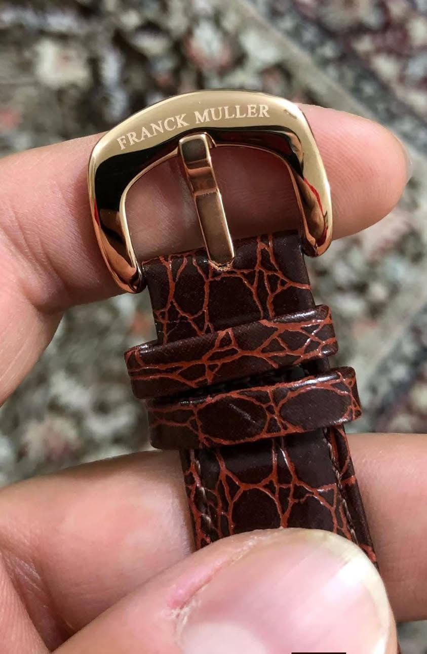 فرانك مولر اوتماتيك مال بالة موديل قديم وزنها ثقيل جدا
تشتغل على الحركة والاهتزاز وتشغل على التكويك

ضد الماء غير مستخدمة نظافة ١٠٠٪؜

قطر الساعة ٤٣....سناتر شغاله كلها

طلائها ذهبي ثابت

السعر  65 الف مع توصيل


**إذا كنت صاحب هذا الإعلان وتريد حذفه لأي سبب، رجاءا أرسل رسالة إلى الدعم الفني**