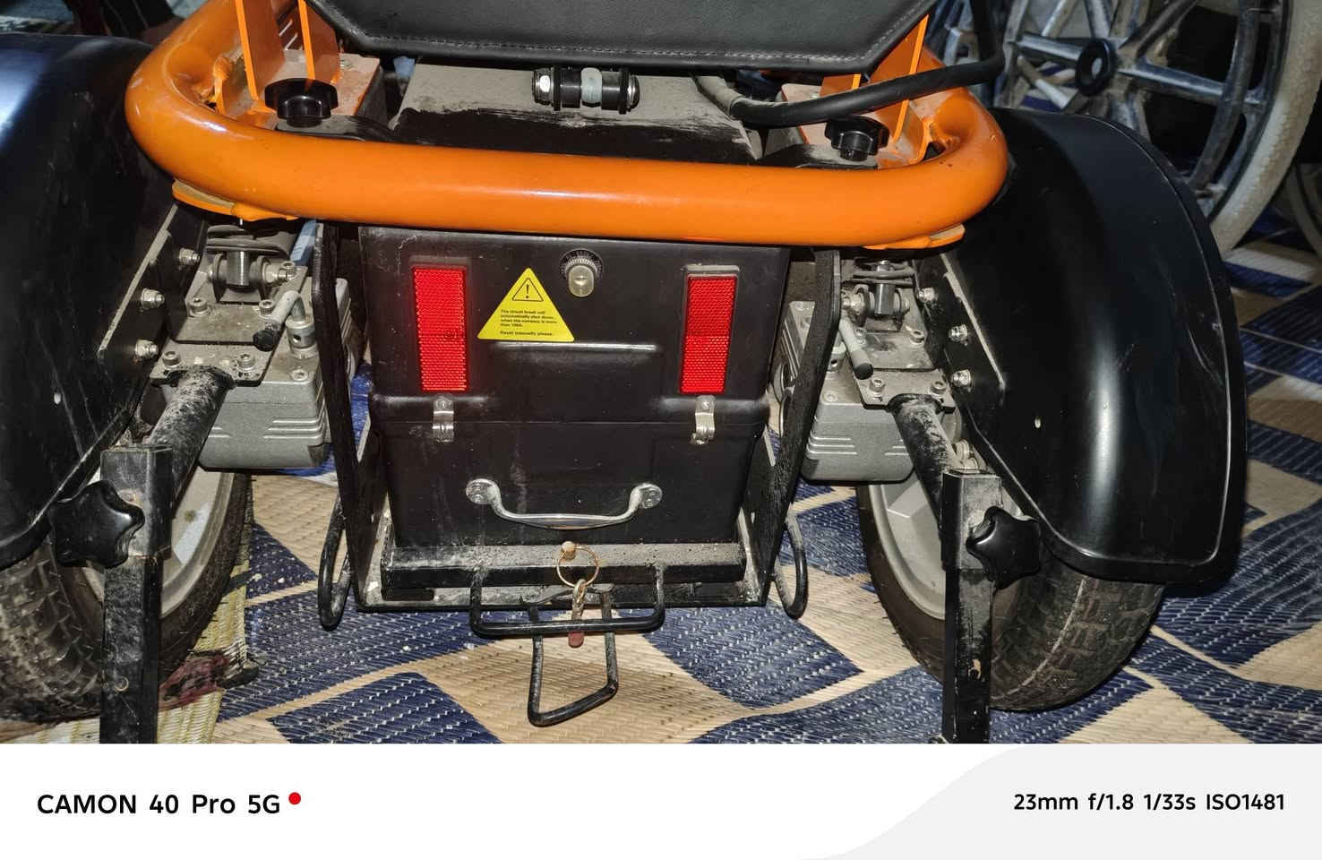 السلام عليكم عدي هاي العربانه للبيع عربانه جديده ما ماشيه بس لين محتاج فلوس اريد ابيعها واني رجال معوق وشتريتها وماكدر اطلع بيها ومستعجل عل بيعتا مكاني جكوك اي استفسار هاذ رقمي***********
