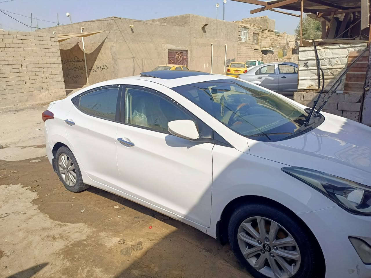 سلام عليكم لنتره للبيع موديل 2014 شكل 16رقم بابل بسمي سنويه جديد رقم نكليزي هزه جديده مكينه 1800 مكينه كير حداديه تخم تاير كله مكفول مكان نجف صبغ جاملغ امامي جهت العبري فقط بدون ضربه بدون فتح الباقي كفاله السونار مرفق مع الصور 
السعر 120 
***********
