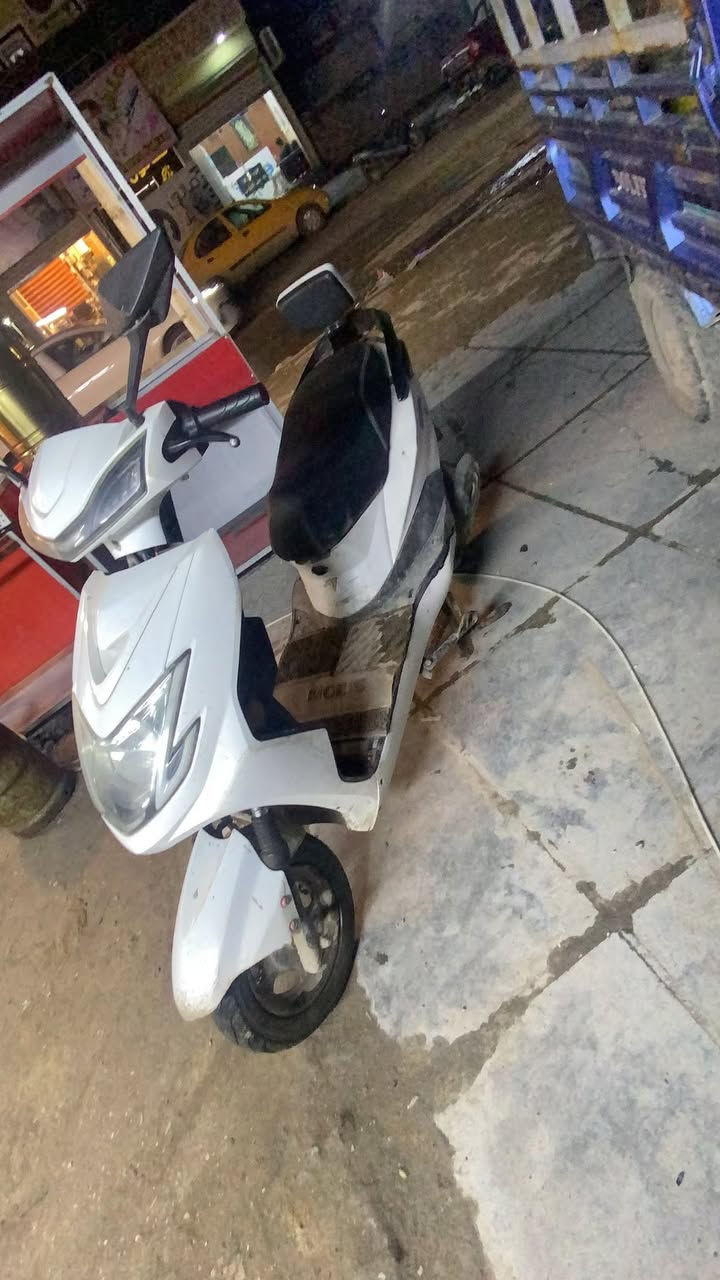 درجه شحن لل بيه ما بيه نقل او عطل فقط ينراد اله شاحنه سرعته 60 و بيه 6 بطاريات سويجات وبصمات كامله ا
السعر 300 فقط قفل ماكو هيج سعر 
مكاني بغداد البلديات 
***********
