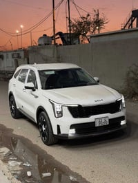 للبيع فقط كيا سورنتو موديل 2025  ماشيه 3 الف ضمان الشركة الدوليه   دبل...