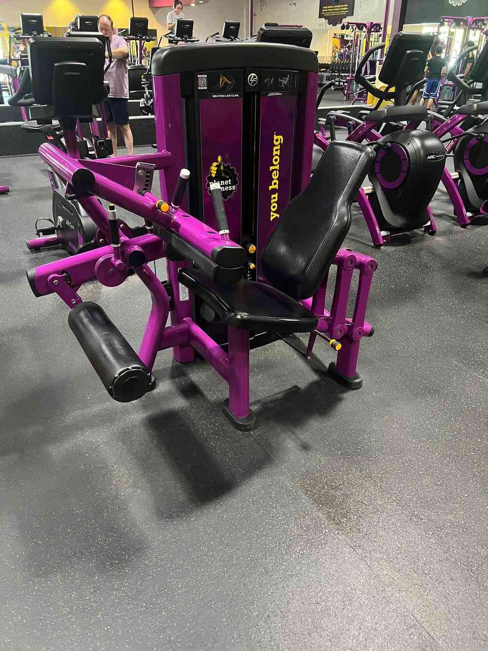 Life Fitness Insignia Strength Circuit 24pcs: $21,000
1.  Life Fitness Insignia Seated Leg Press

2.  Life Fitness Insignia Seated Leg Curl

3.  Life Fitness Insignia Leg Extension

4.  Life Fitness Insignia Glute

5.  Life Fitness Insignia Abductor 

6.  Life Fitness Insignia Adductor 

7.  Life Fitness Insignia Calf Extension 

8.  Life Fitness Insignia Torso Rotation

9.  Life Fitness Insignia Pec Fly/Rear Deltoid

10.  Life Fitness Insignia Chest Press

11.  Life Fitness Insignia Lat Pull Down

12.  Life Fitness Insignia Row

13.  Life Fitness Insignia Shoulder Press

14.  Life Fitness Insignia Ab Crunch 

15.  Life Fitness Insignia Back Extension

16.  Life Fitness Insignia Bicep Curl

17.  Life Fitness Insignia Tricep Press

18.  Life Fitness Pro2 Chin/Dip Assist

19.  Life Fitness Pro2 Bicep Curl

20.  Life Fitness Pro2 Tricep Extension

21.  Life Fitness Pro2 Ab Crunch 

22.  Cybex Prestige Ab Crunch 

23.  Hammer Strength Smith Machine 

24.  Hammer Strength Smith Machine


**إذا كنت صاحب هذا الإعلان وتريد حذفه لأي سبب، رجاءا أرسل رسالة إلى الدعم الفني**