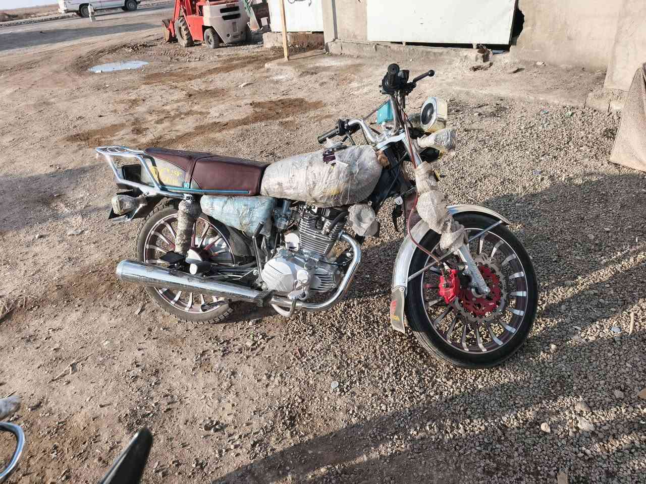 السلام عليكم ورحمه الله وبركاته سايم كوت موديل 25 محرك 250طياره يطلع معدل 139دراجه فول بعده زيروه سعره الصفر مليون او250او اني عارضه 925 دراجه كامله مناقصه برقي


**إذا كنت صاحب هذا الإعلان وتريد حذفه لأي سبب، رجاءا أرسل رسالة إلى الدعم الفني**