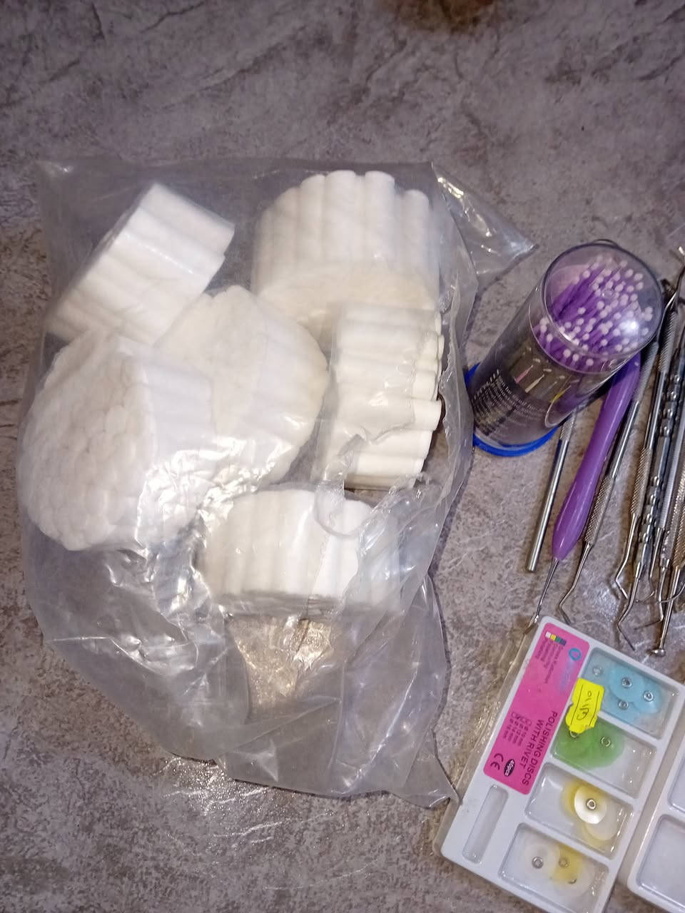 للبيع أدوات طب أسنان مستعمل للمراحل الثالثة والرابعة والخامسة، بحالة جيدة وسعر مناسب. 
مستلزمات طب أسنان مستعمل
للتواصل: ***********
بغداد
