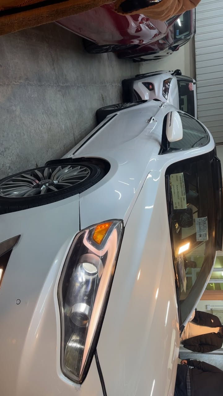 السلام عليكم ورحمة الله..كيا كادنزا 2014 وارد امريكي كلين تايتل السيارة بدون حادث بدون ايرباك بدون شواصي ليبل واحد السيارة  بالعراق نصبغ بيها راس البنيد فقط بدون فتح وبدون اي داخل مواصل حتى البدنه..مواصفات vip اعلى فئه..رقم بغداد وبيها سونار ..عداد السيارة 129 الف. السعر 155 وبيها مجال.***********
