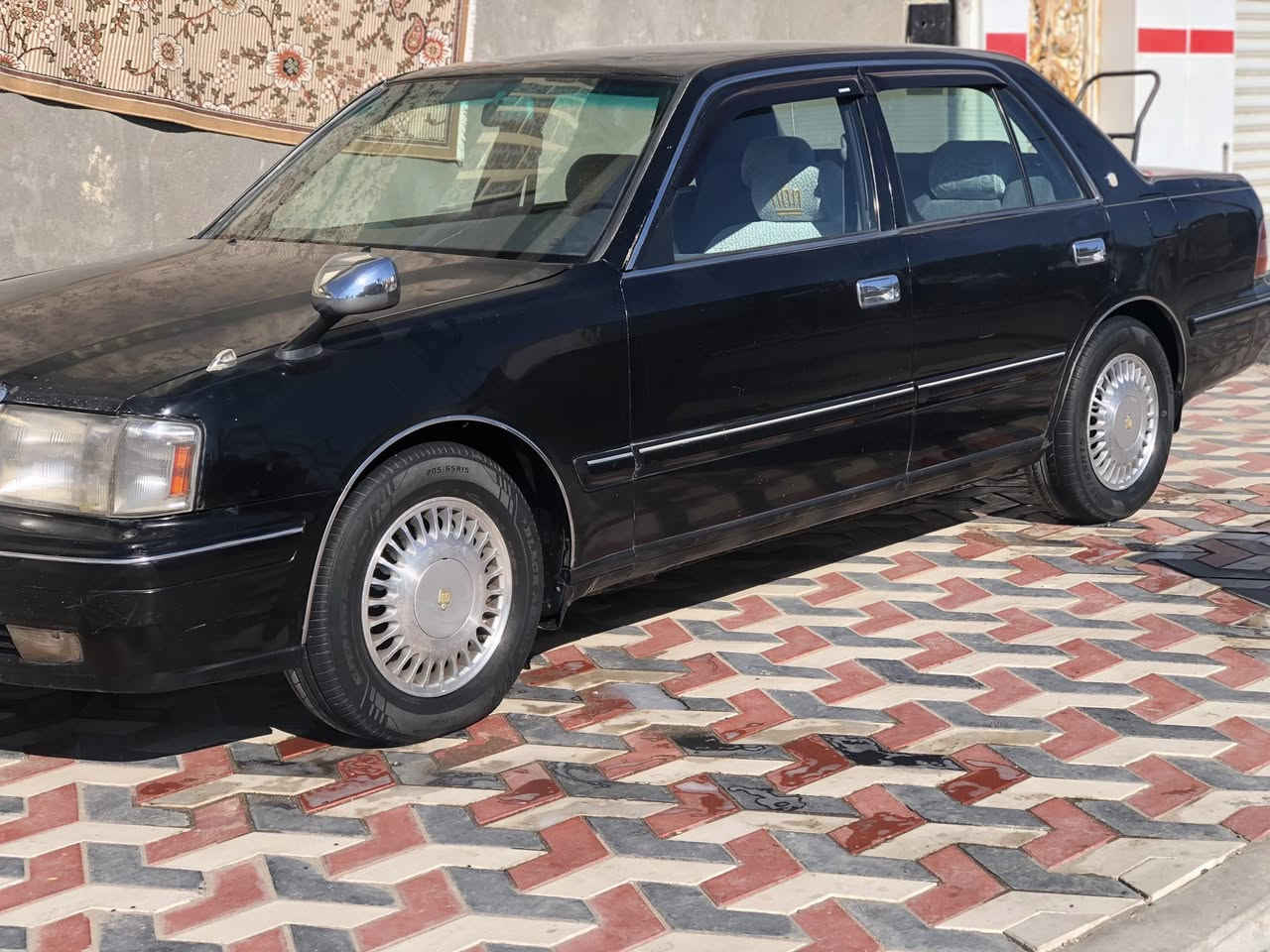 السلام عليكم راس الثور لون اسود رقم بصرة تحويل  مديل 98 مكفول گص ونقل جثة بيها مكانت صبغ مكينة گير وتبريد وحدادية خير من الله   سعرها 90 وبيها مجال وهذا رقمي بي واتساب ***********
