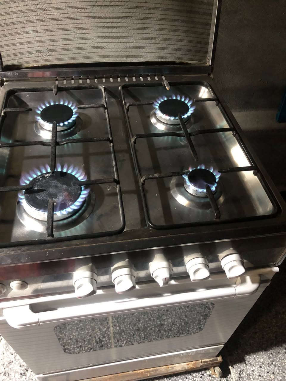 سلام عليكم غراض نضيفه  طباع اخو جديد سعره 85 مغسله جديده ٣٥ وكيزر جديد ب ٦٠ ميز مال طعام ب٦٠ مكان الحسنيه راجديه ***********
