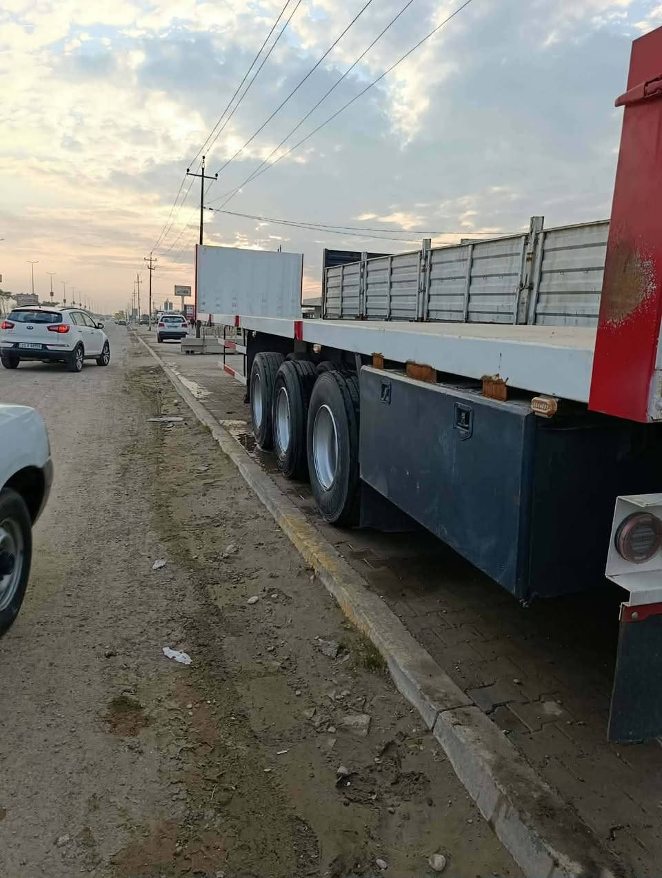 السلام عليكم عربانه للبيع المانيه دبل تاير ثلاث دنانير الطول 13 50 شاصي 14 الوان كركوك رقم الهاتف ***********
