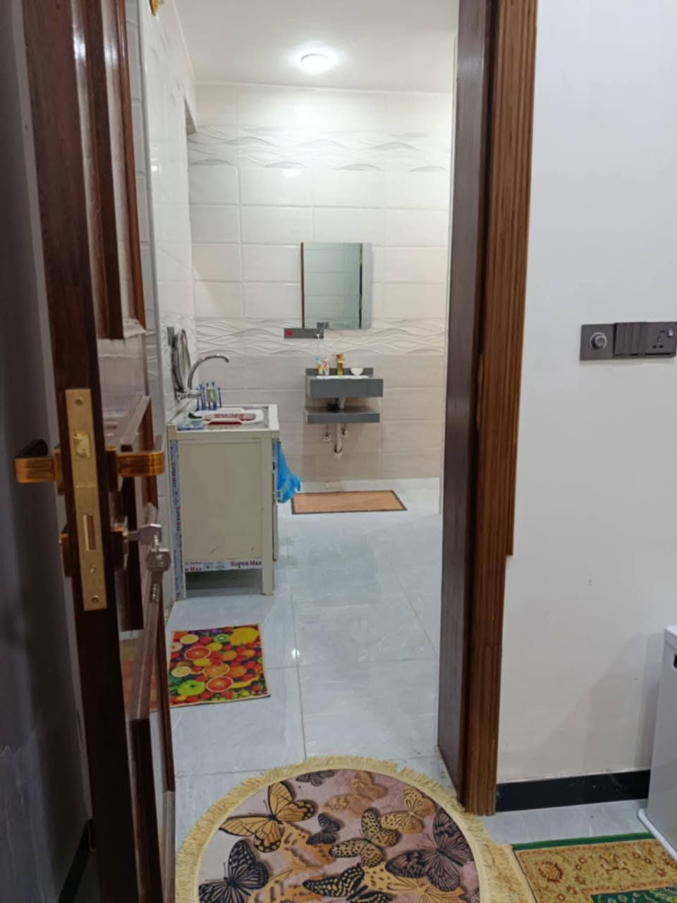 دار للبيع طابو زراعي سند ٢٥ الموقع زوير قرب الملعب الخماسي المساحه ١٧٠ متر طابقين حديث هول صاله مطبخ ٣ غرف نوم ومجمع صحيات عدد ٢ للاستفسار مكتب النبل للعقار والبناء والهندسه *********** واتساب ***********
